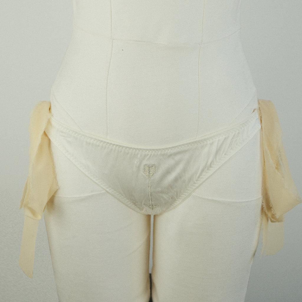 Arrow Tie Side Knicker