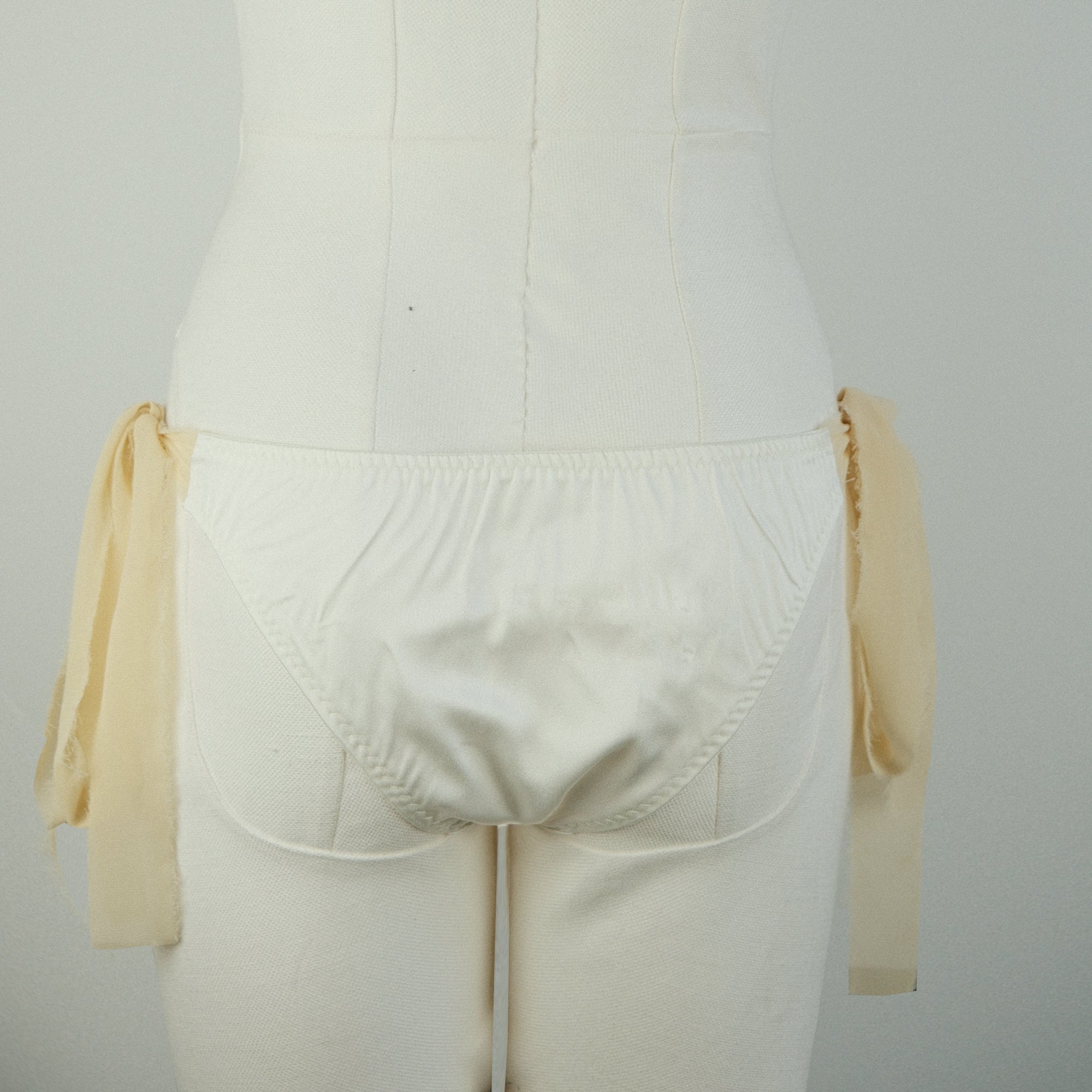 Arrow Tie Side Knicker