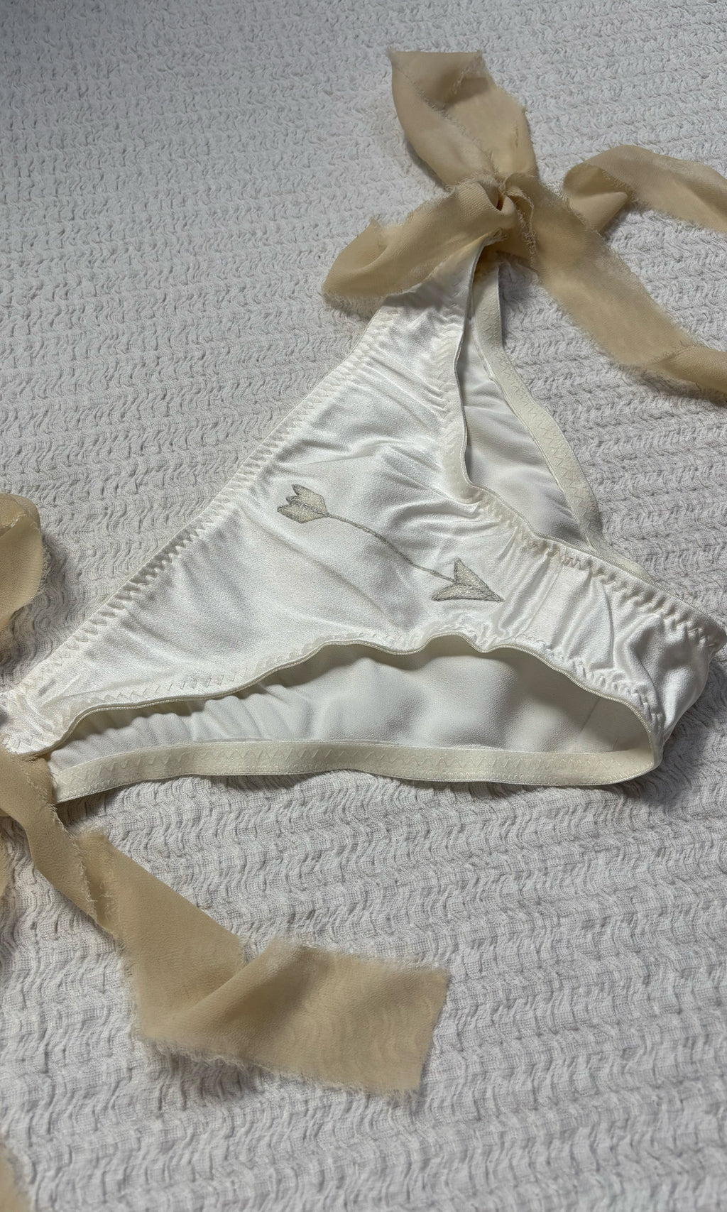 Arrow Tie Side Knicker