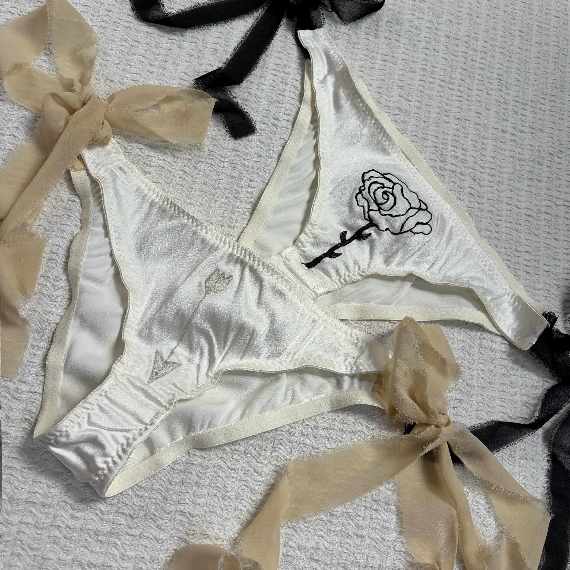 Arrow Tie Side Knicker